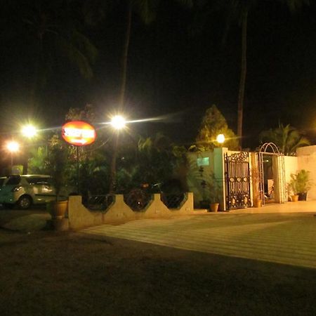 Hotel Sai Regency Даман Екстериор снимка