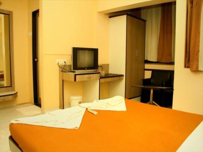 Hotel Sai Regency Даман Екстериор снимка