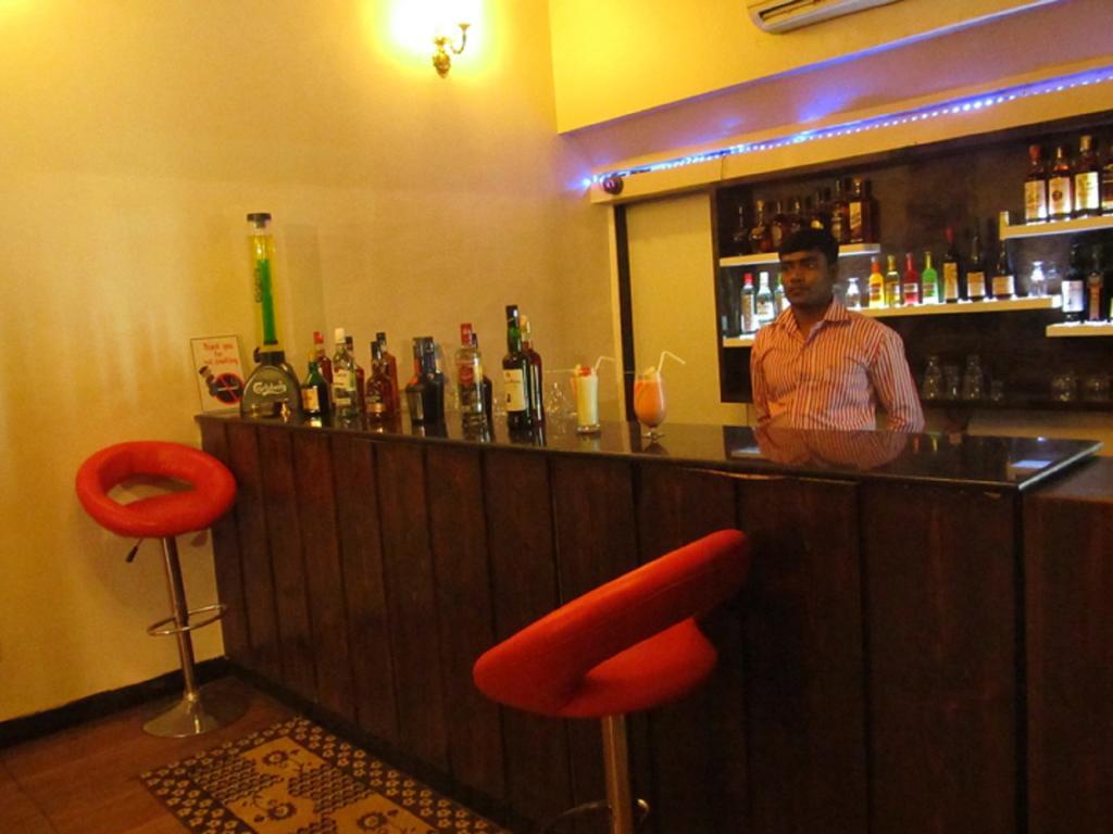 Hotel Sai Regency Даман Екстериор снимка