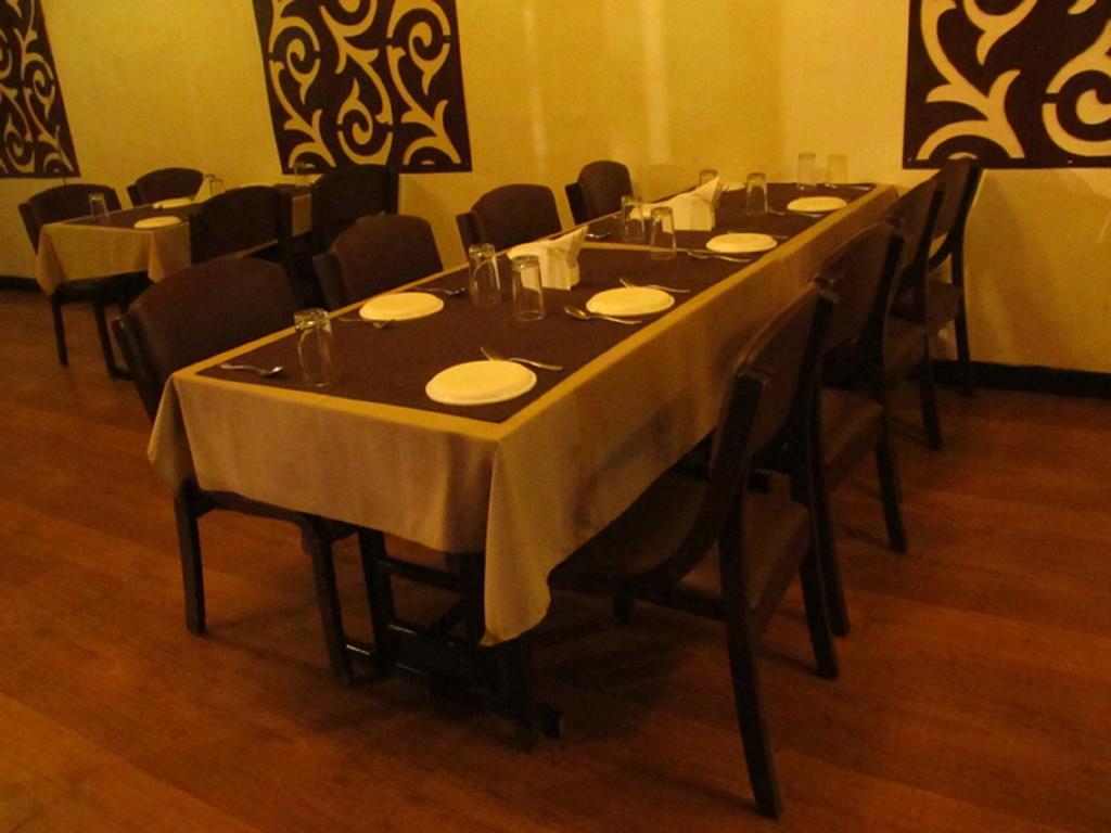 Hotel Sai Regency Даман Екстериор снимка