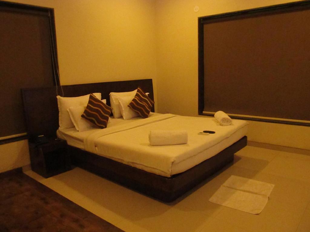 Hotel Sai Regency Даман Екстериор снимка