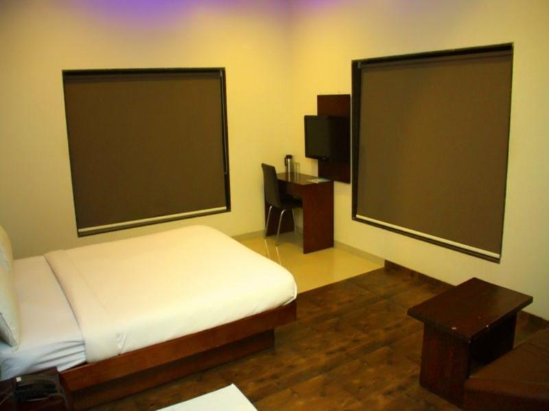 Hotel Sai Regency Даман Екстериор снимка