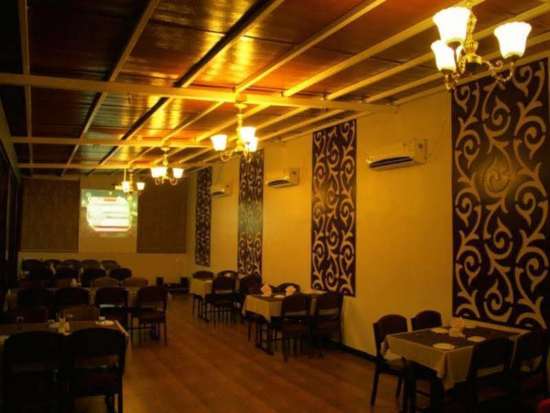 Hotel Sai Regency Даман Екстериор снимка